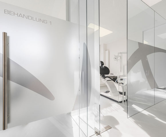 Oralchirurgie Euskirchen Praxis Dr. Kaus Oralchirurgie Euskirchen Praxis Dr. Kaus - Bild
